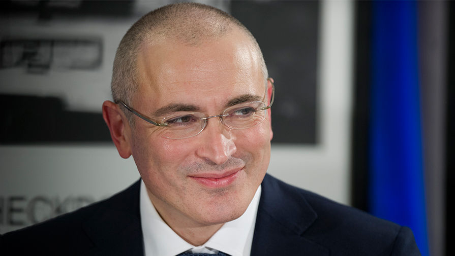 Издирваният от ФБР "готвач на Путин" дава $500 000 за залавянето на олигарха Ходорковски