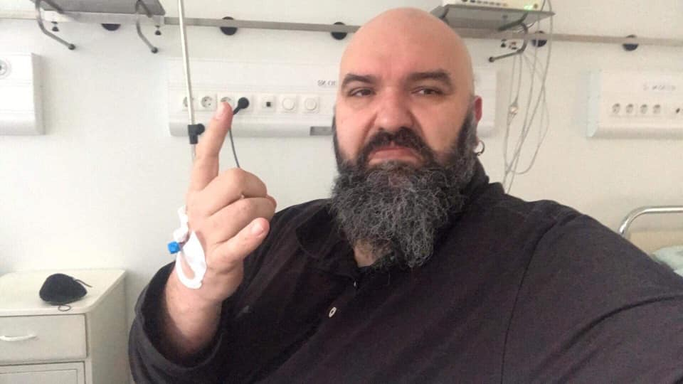 Минава през ада: Венци Мицов в болница с К-19 след ваксинация СНИМКА