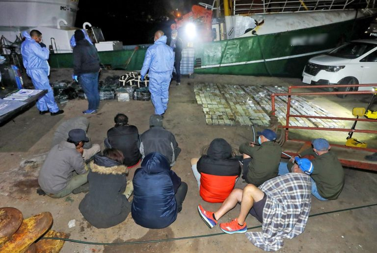Стана ясно как е бил скрит кокаинът на кораба с български моряци СНИМКИ