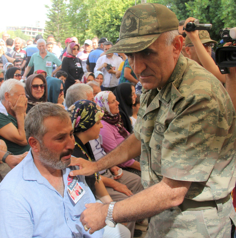 Легендарен генерал е сред жертвите на катастрофата с хеликоптер в Турция 