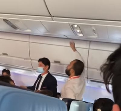 Шокиращо ВИДЕО от екшъна на самолета на "Ер Франс", кацнал в София! 