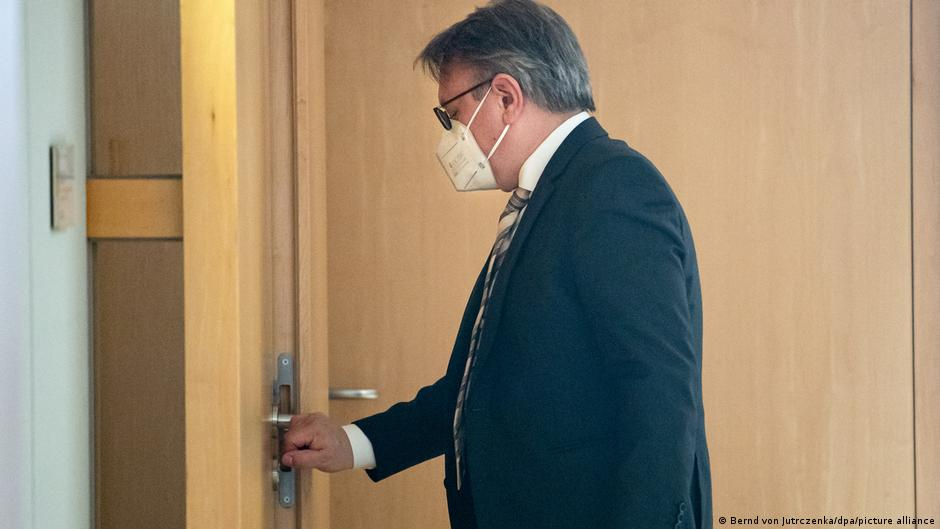 В Германия: депутати подават оставки заради корупционна афера със защитни маски