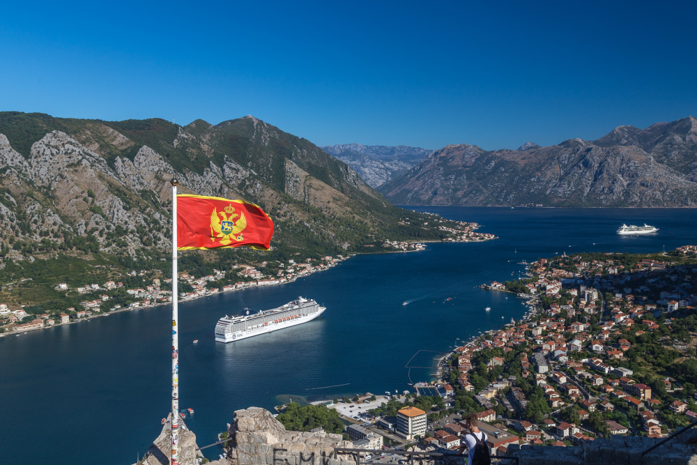 По-строги правила: В Черна гора се влиза само със...