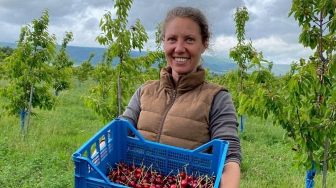 Чаровна нашенка напусна добре платена работа в ООН и се захвана с фермерство в село Тодорово