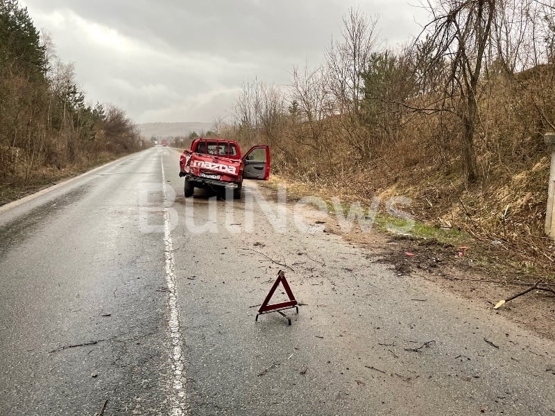 Пиян на кирка се метна с джипа си от мост в река до Мездра СНИМКИ