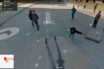 Пълен шаш: В карта на Google откриха тийнейджър, стъпкан в асфалта