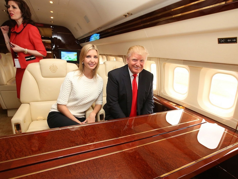 Това ли е златният самолет на Тръмп? Вече никой не си спомня за него СНИМКИ