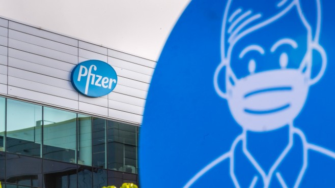 Скандални COVID признания от директор в Pfizer: Това е пълен т*шак! Ще стане като в Ухан ВИДЕО