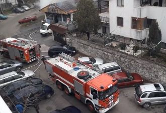 Нещо се случва във Варна, летят пожарни, чуват се взривове ВИДЕО