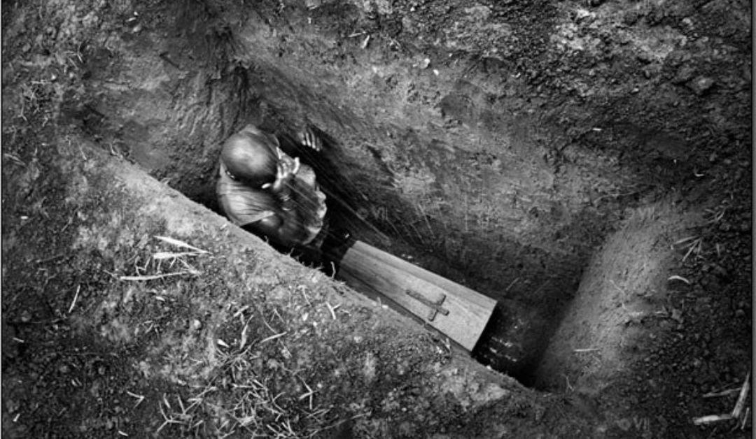 Защо погребват мъртвите на най-малко 2 метра под земята