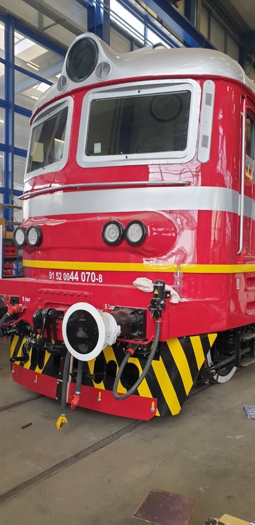 Още един изцяло обновен локомотив на БДЖ вече пътува по железопътната мрежа
