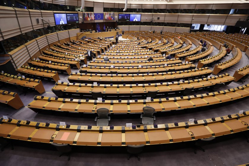 ЕП отхвърли скандалната поправка срещу България в резолюцията за РС Македония