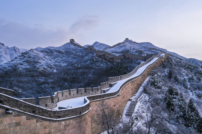 Китайски туристи бяха вкарани в черен списък заради драскане по Великата китайска стена