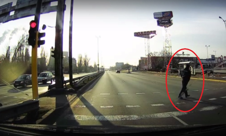 Шок! Пешеходец пресичаше на зелено в София и едва оцеля ВИДЕО 
