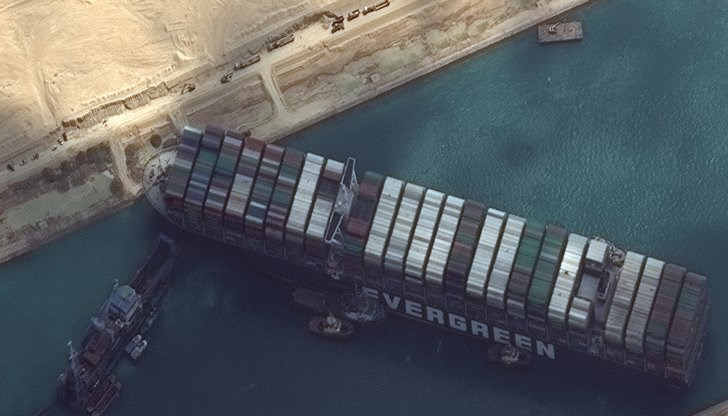 Всички стоки поскъпват заради блокадата на Суецкия канал 