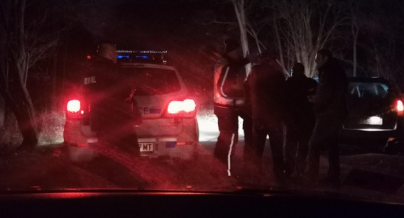 Първи СНИМКИ от спецакцията с преследване на полицията по тъмно край Нови хан