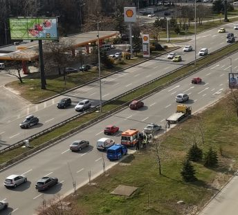 Тежък инцидент на "Цариградско шосе" в София зароди лют спор в мрежата СНИМКИ