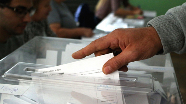 Арести за купен вот: Сигнали за изборна търговия в Славяново