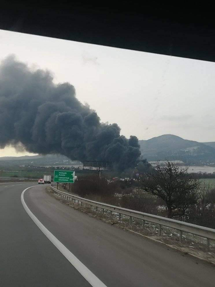 Ад на "Тракия" край София, затвориха магистралата в двете посоки ВИДЕО