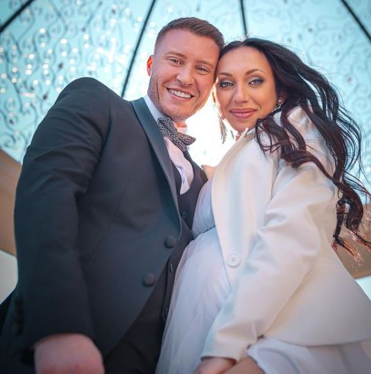 Бивш певец от "Пайнер" вдигна сватба със секси звезда от "Гласът на България" СНИМКИ