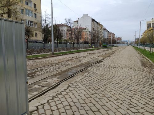 Фоторепортаж в БЛИЦ: Тежка техника в центъра на София, кипи усилен труд СНИМКИ