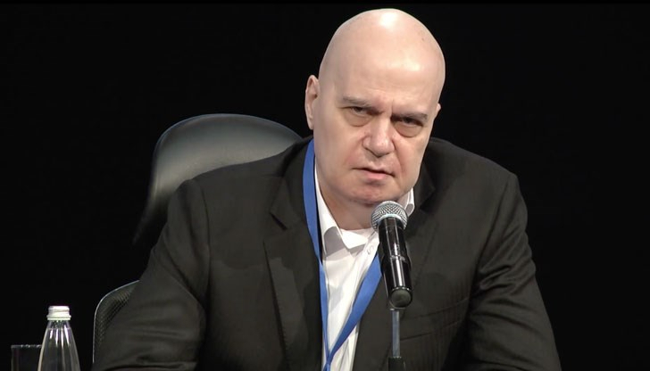 Слави Трифонов отговори на критиките на ДБ и Манолова за кабинета на ИТН 