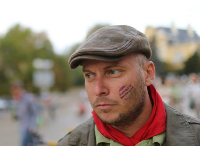 Виктор Димчев захапа Бай Тошо Сценариста заради заплаха към журналист