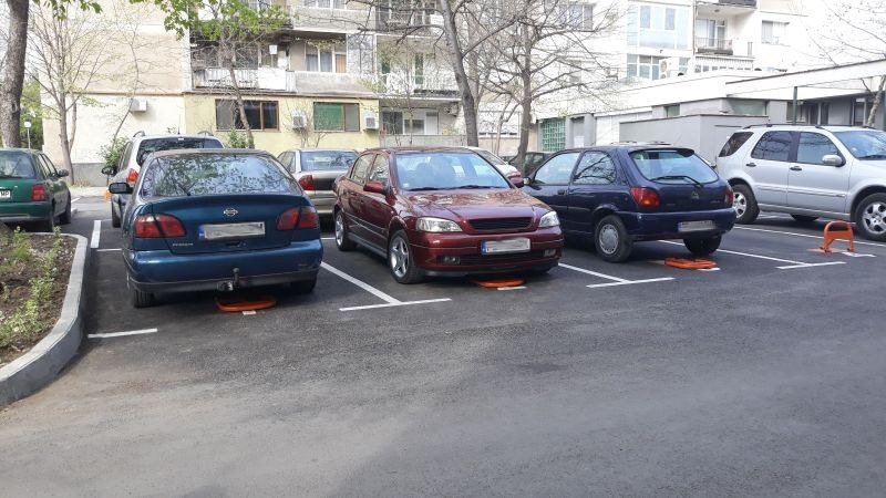 Нов начин за "резервиране" на паркоместа в Пловдив взриви мрежата СНИМКА