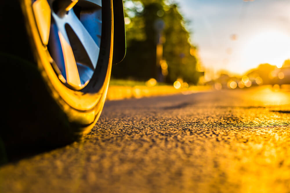 Тайната падна: Защо някои шофьори карат със зимни гуми през лятото