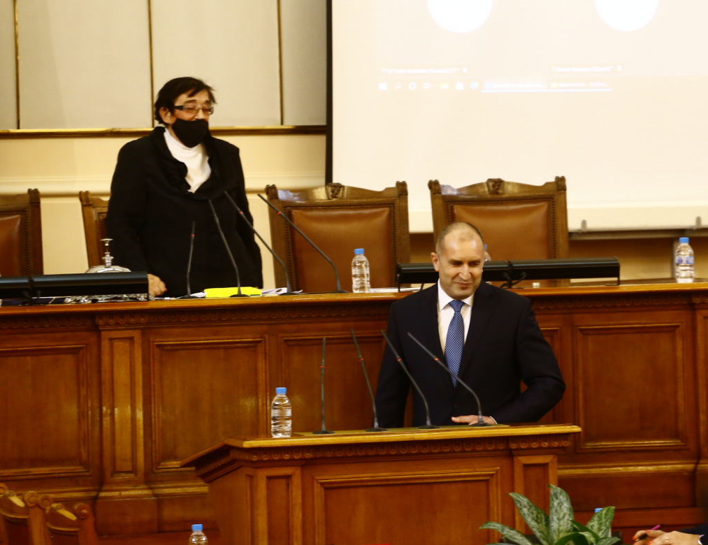 Политолог разкри схемите на правителството на Радев и предрече: Новият кабинет ще е на...