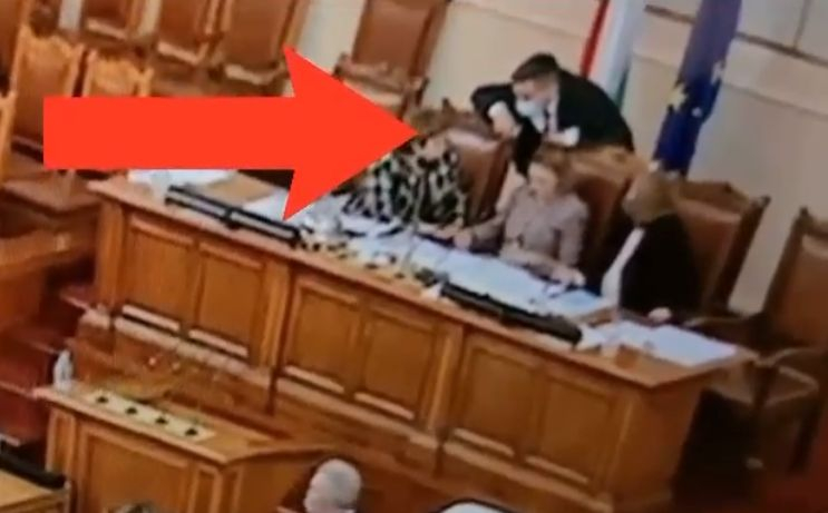 Скандално: Дончева дава инструкции на Митева как да запуши устата на ГЕРБ! ВИДЕО