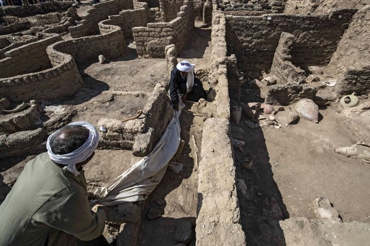 Откриха загубения златен град на Египет, пълен е с тайнствени скелети СНИМКИ