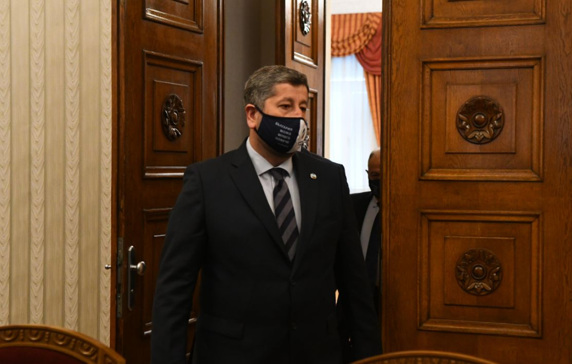 Христо Иванов заговори за предсрочни избори и министерски кресла след срещата с Радев