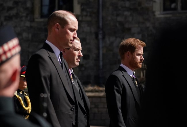 Принцовете Уилям и Хари с извънреден ход след погребението на дядо си 