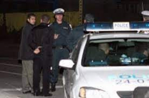 Бесен екшън! Двама братя нападнаха полицаи в Банско, защото...