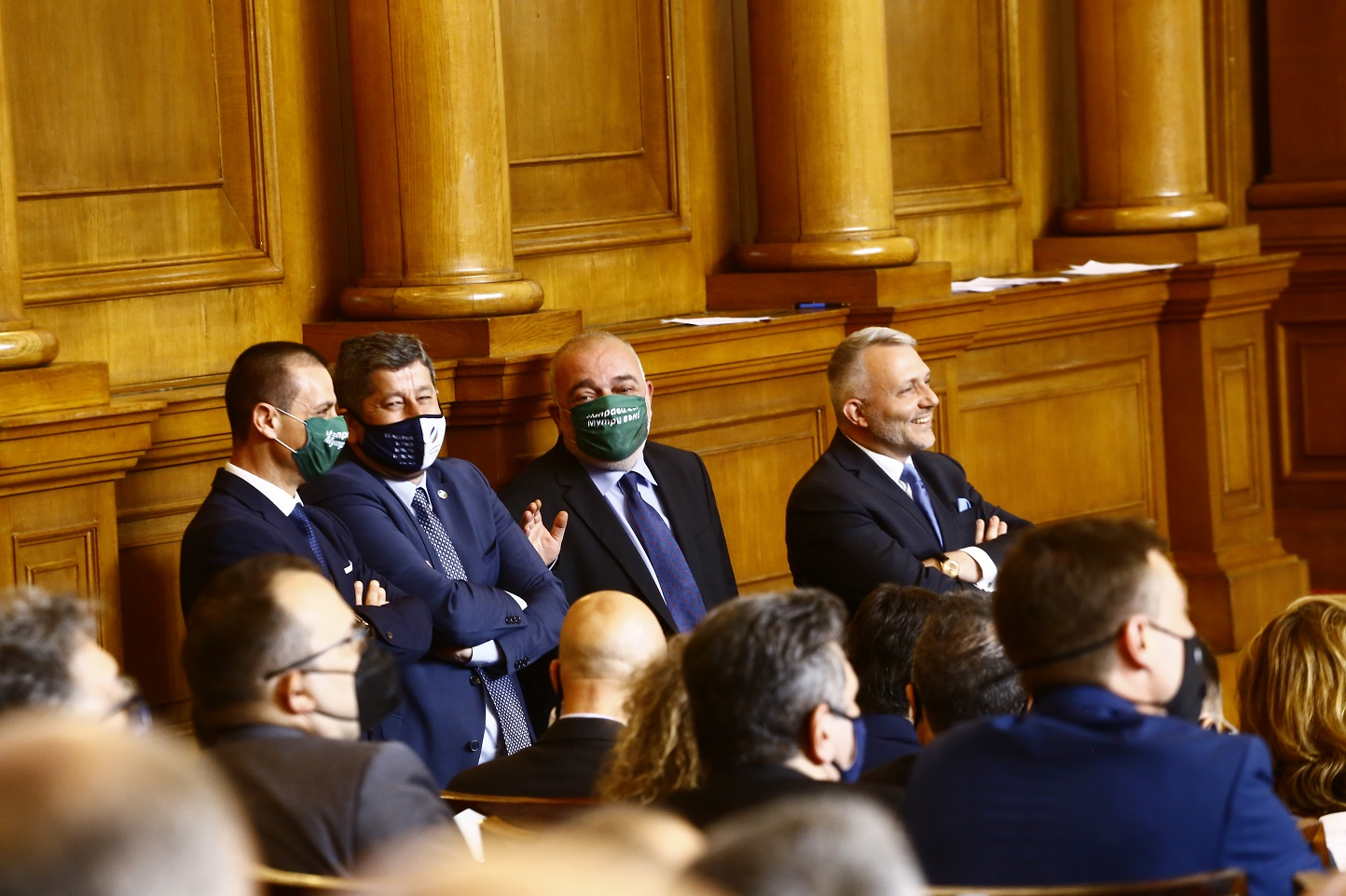 Куриоз: ДБ търси "мислещ човек" за парламента, пусна обява във "Фейсбук" СНИМКА