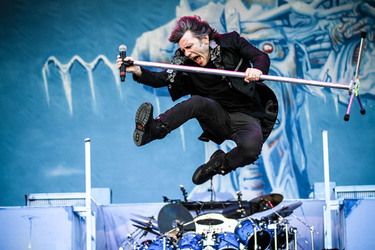 Брус Дикинсън от Iron Maiden тръгва на необичайно турне