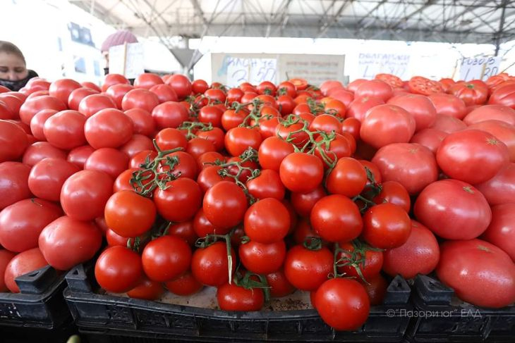 Български розови домати и агнешко са хит на пазара в Красно село СНИМКИ