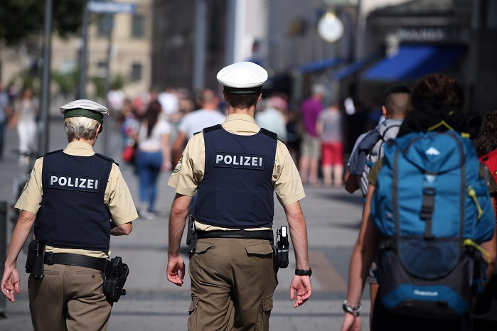 Шокиращи разкрития за закопчаните нашенци, въртели страшна престъпна схема в Германия