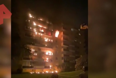 Огнен ад в многоетажна сграда във Франция ВИДЕО
