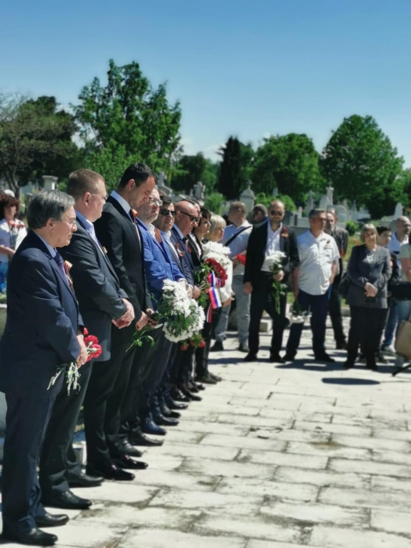 Георги Гергов почете Деня на победата СНИМКИ