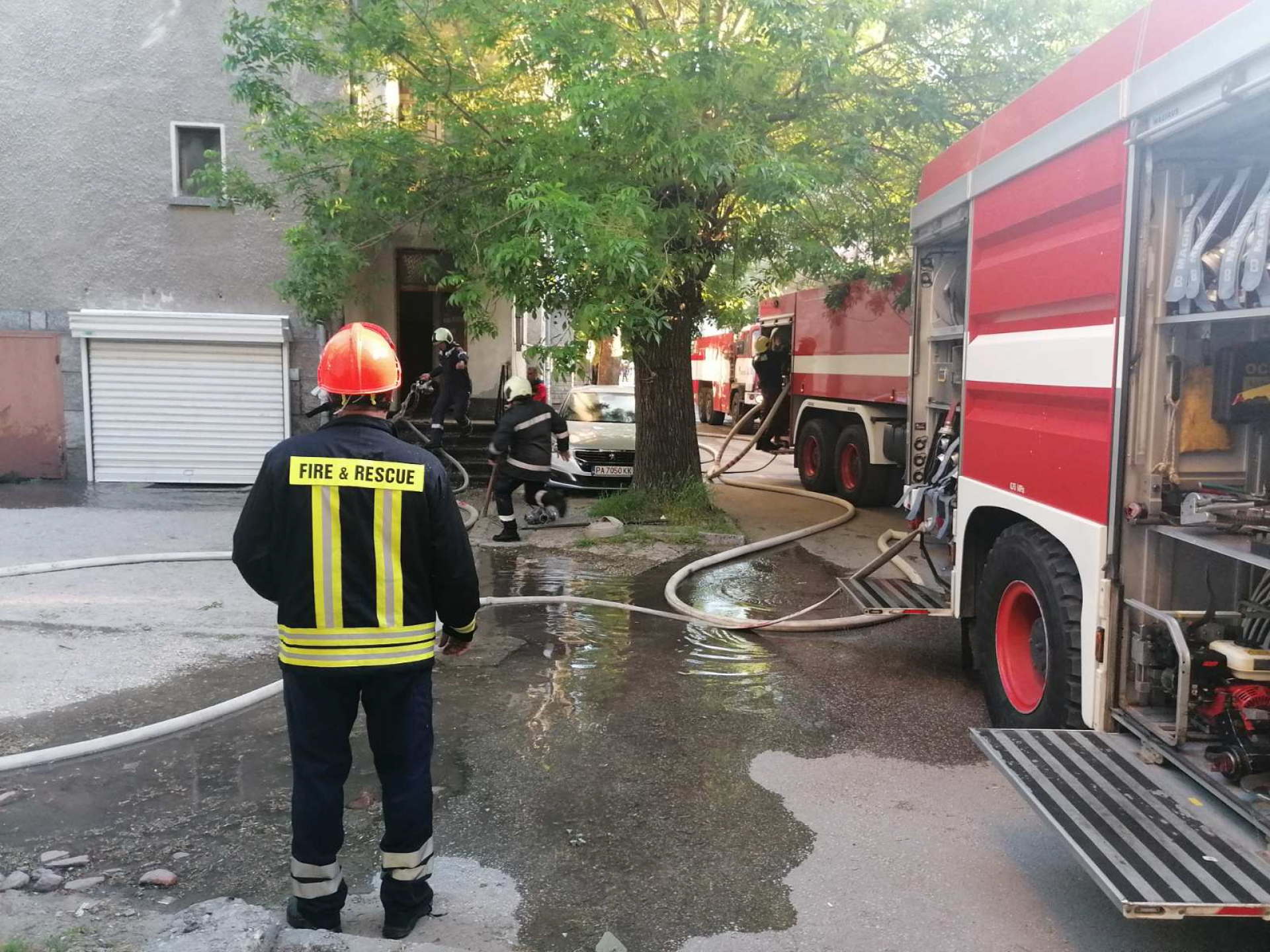 Само в БЛИЦ! Извънредна ситуация в София вдигна на крак полиция и пожарна