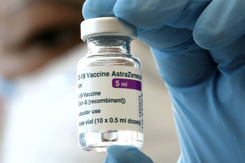 Две провинции на Канада спират прилагането на ваксината на „Астра Зенека“