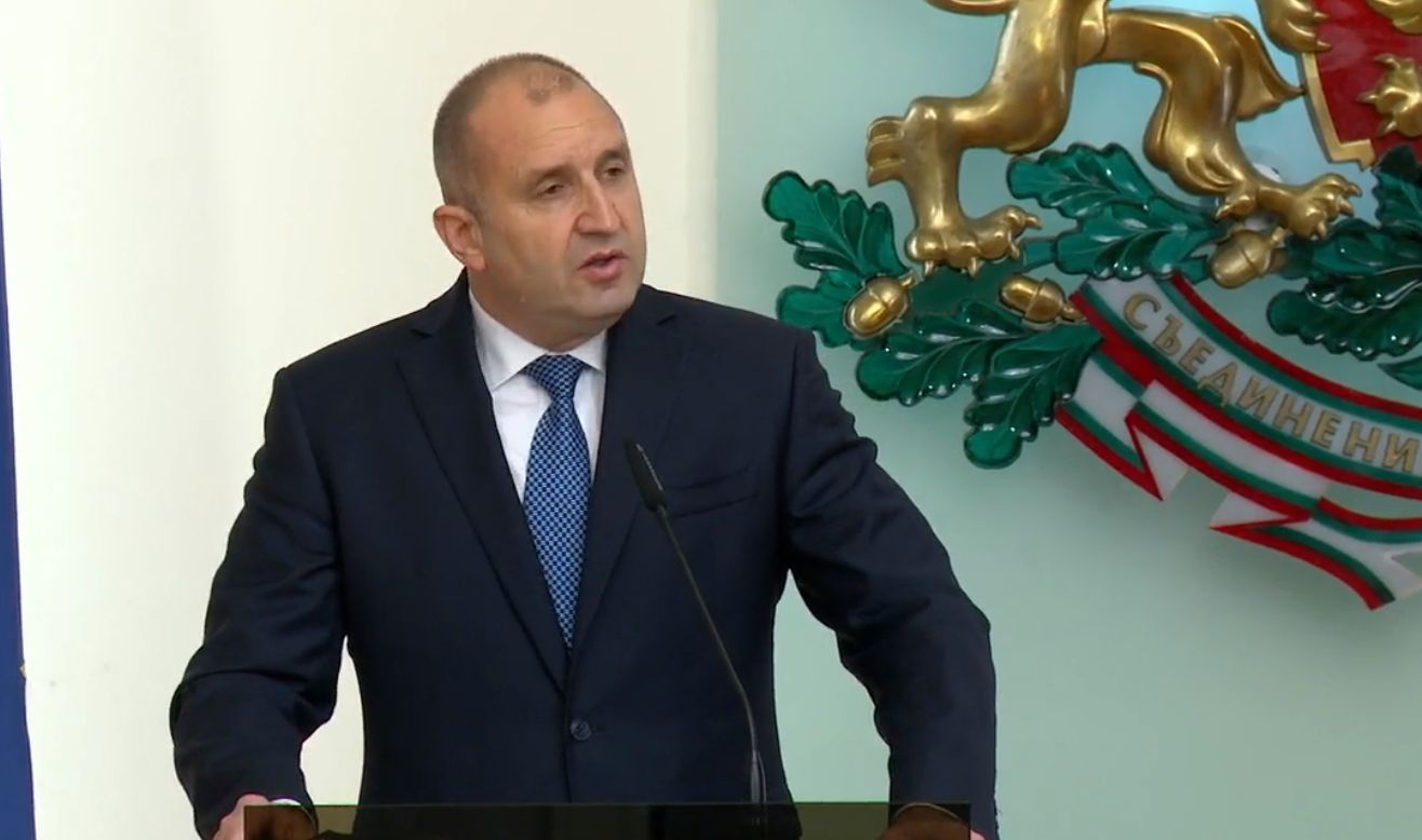 Президентът Радев представя служебното правителство