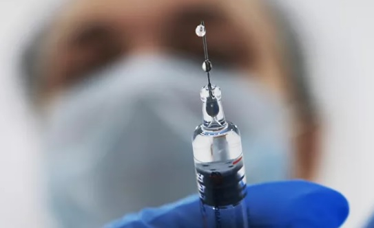 Шефът на СЗО се ваксинира срещу коронавирус СНИМКА