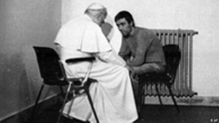 Мехмед Али Агджа наруши мълчанието си за атентата срещу папа Йоан Павел II