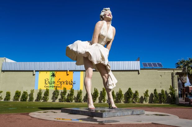 В САЩ събарят паметник на Мерилин Монро, бил твърде секси