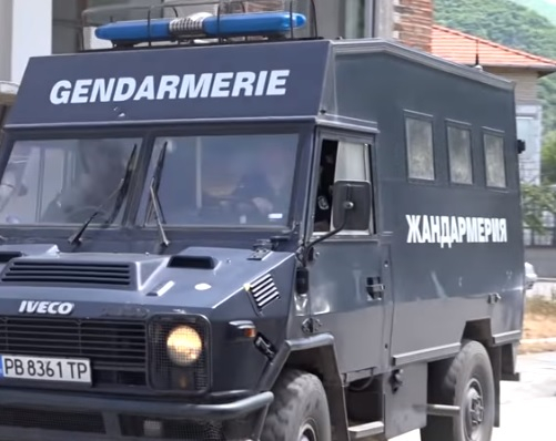 Колата на арестувания шеф на Трето РУ в Пловдив засечена пред склад за марихуана, а вътре... ВИДЕО 