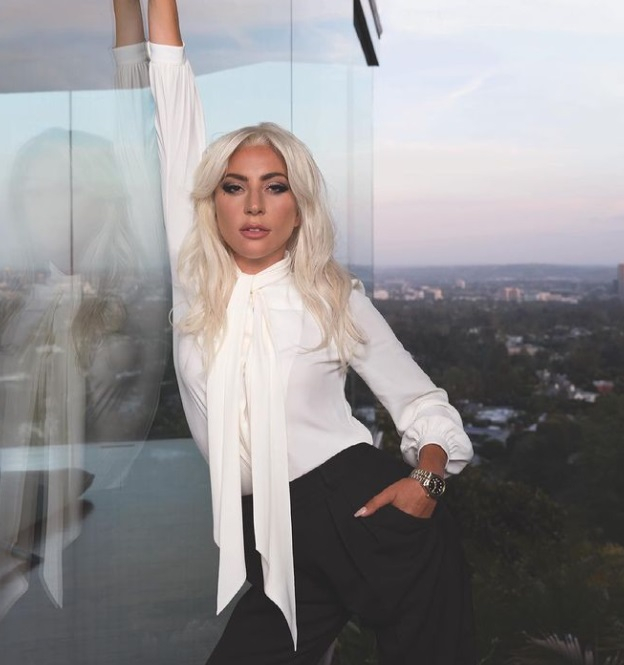 Лейди Гага шокира, лъсна без гащи на СНИМКА и се видя нещо потресаващо
