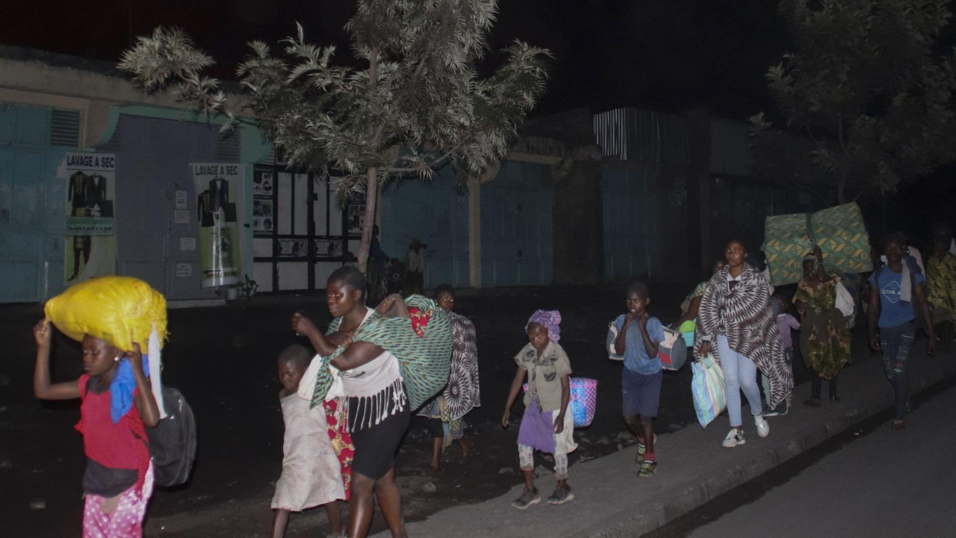 Адът на земята: Десетки гинат, стотици чезнат след изригването на Нирагонго СНИМКИ